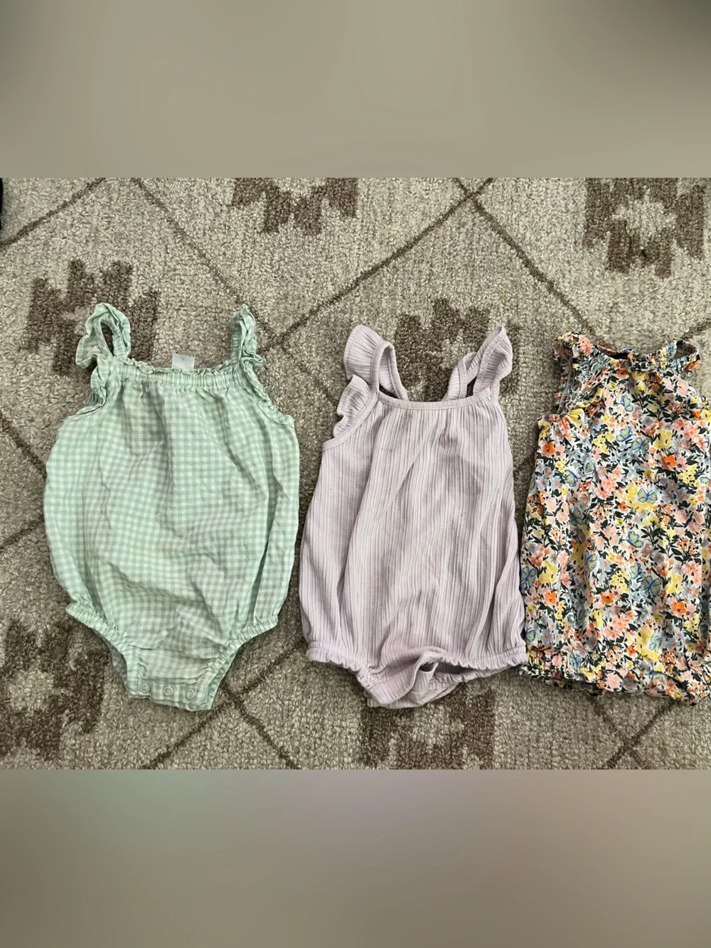 Set of baby girl playsuit